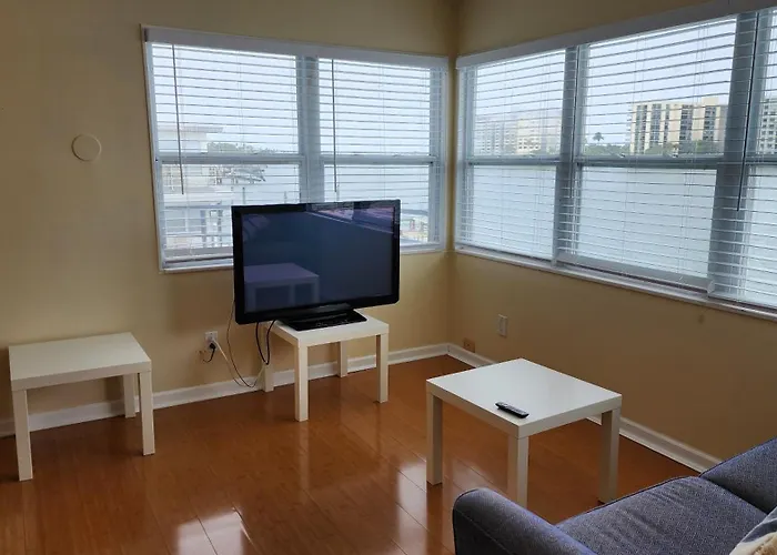 Apartment By The Clearwater Beach